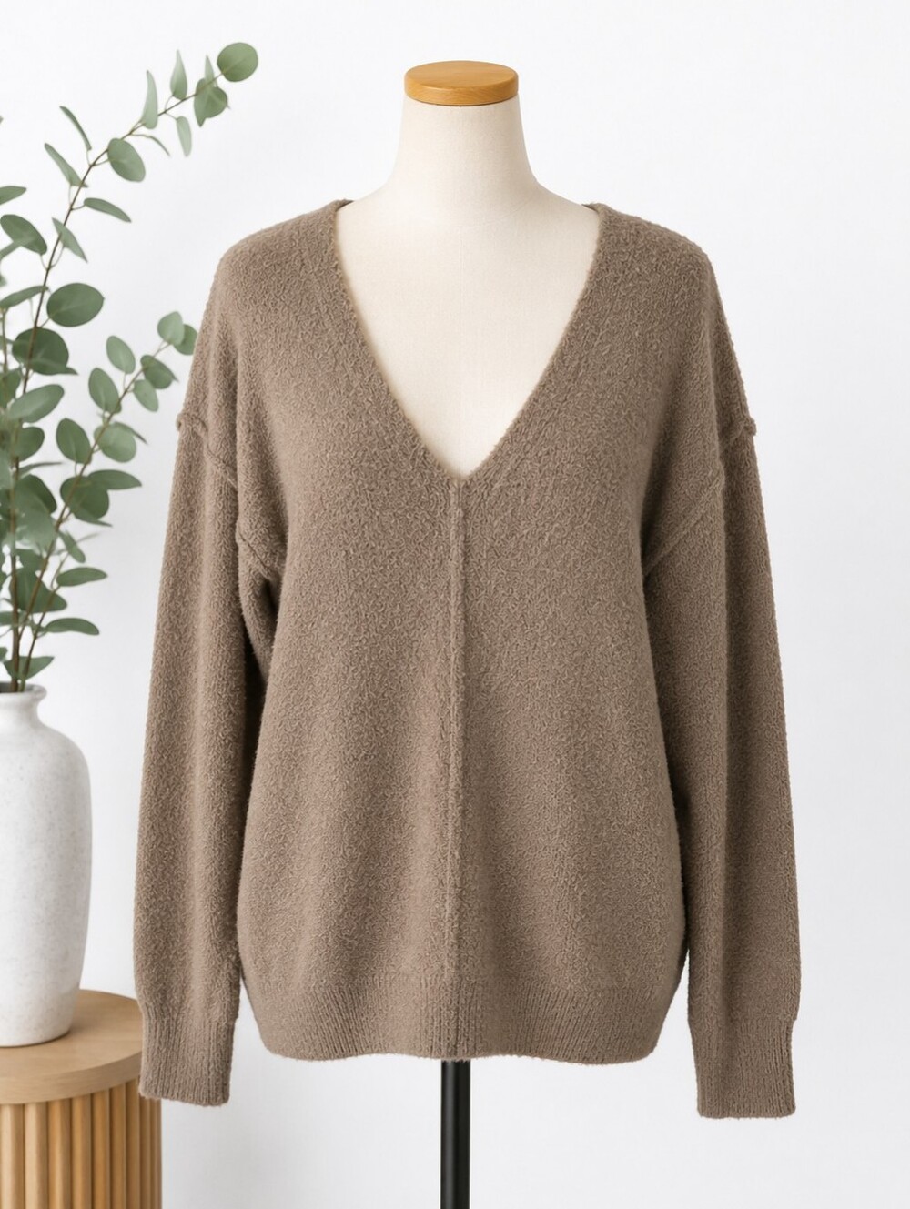 NWOT Wilfred Free Aritzia Women’s S Light Brown V Neck Sweater Slouchy Cozy
